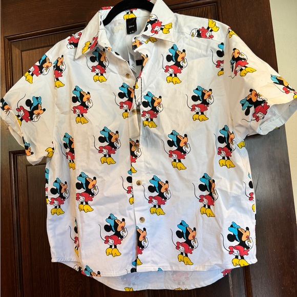 Pin Up 💄 Minnie Mouse Button Up - Picture 3 of 4